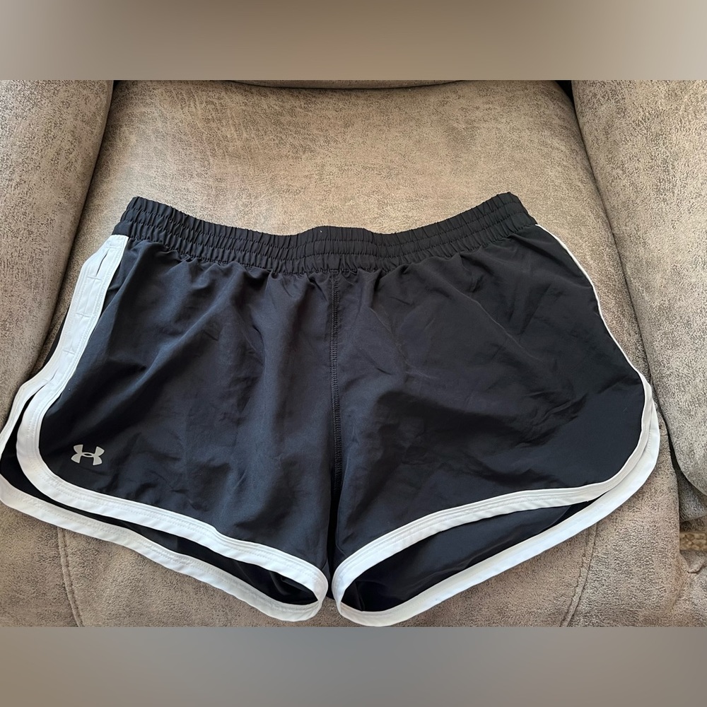 Under Armour Women's Heat Gear Fly By 2.0 Running Shorts Black/Wh Sz M